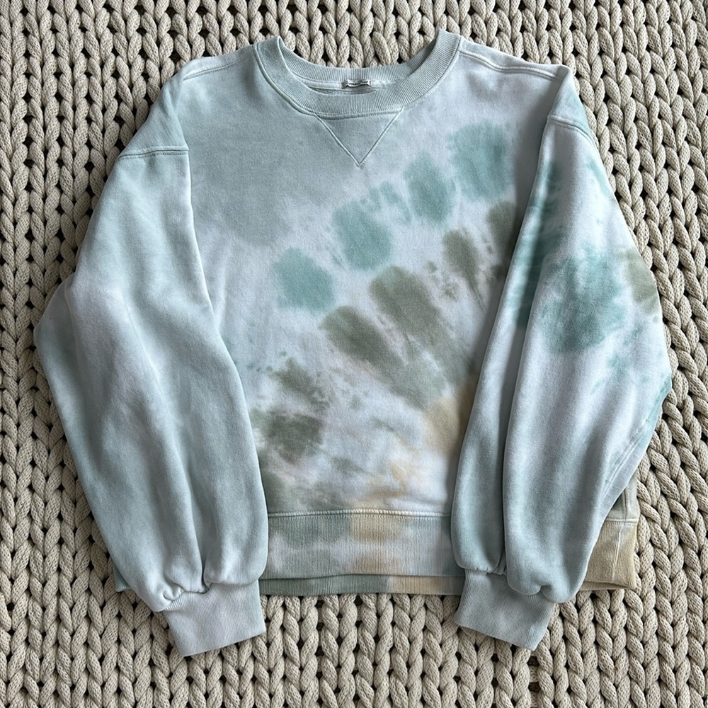 ABERCROMBIE & FITCH CREWNECK SWEATSHIRT GARMENT-DYED [M]